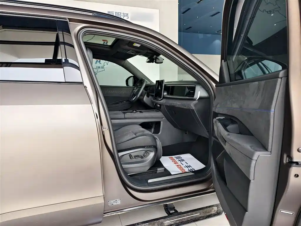 Volkswagen Teramont 2025 Teramont Pro 450TSI 4WD Summit Edition фото 17