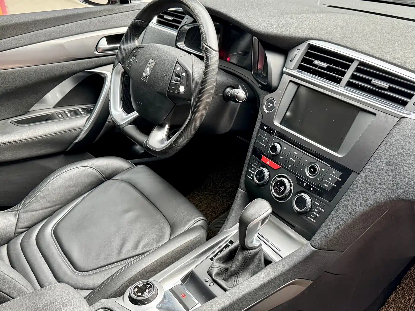 DS 6 2015 2014 1.6T Luxury Edition THP160
