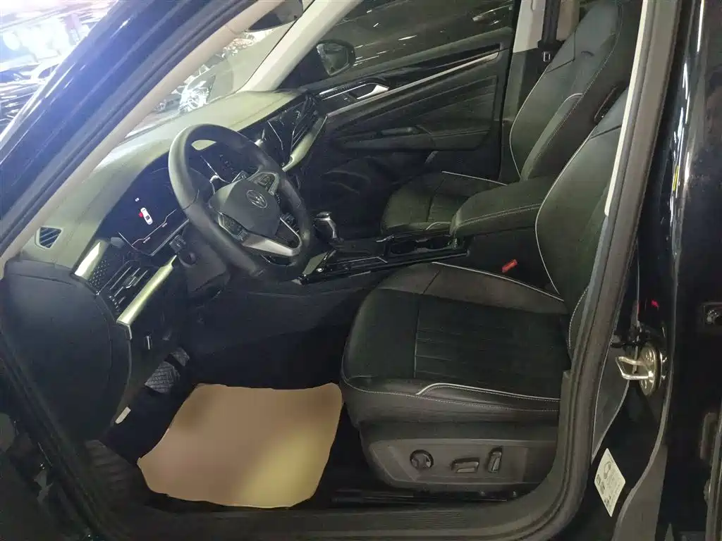 Volkswagen Passat 2022 330TSI Starlight Elite Edition фото 11