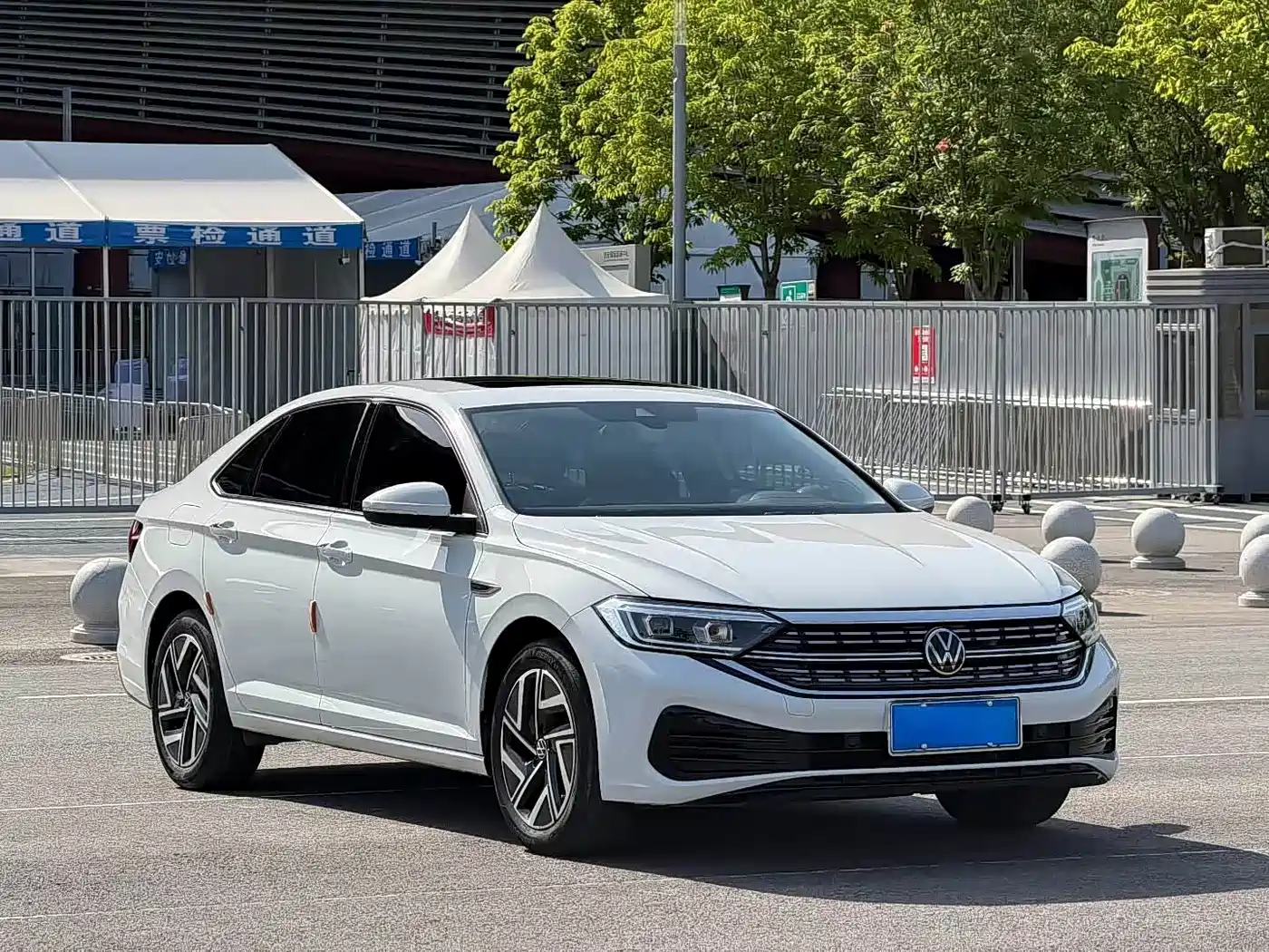 Volkswagen Sagitar 2023 300TSI DSG Surpassing Edition фото 3