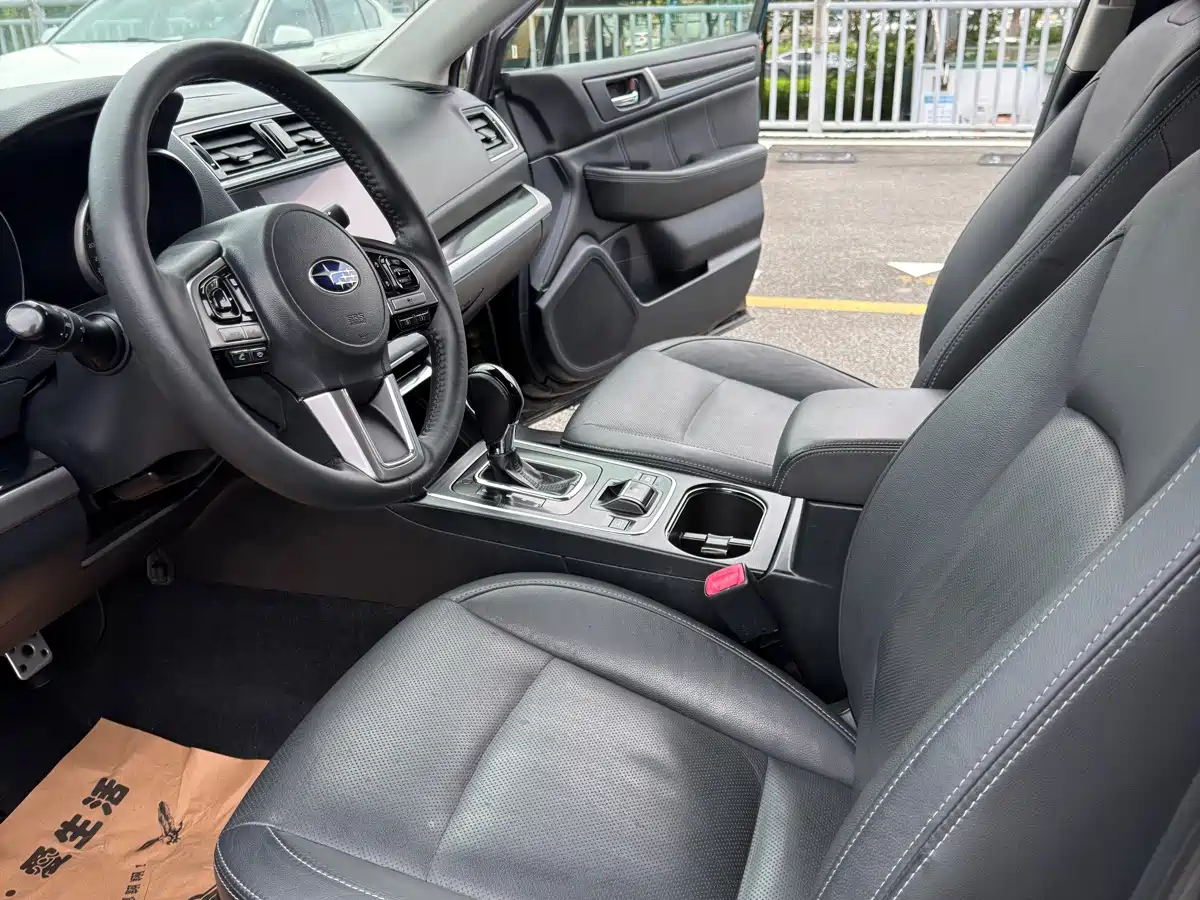 Фото 4 - Subaru Outback