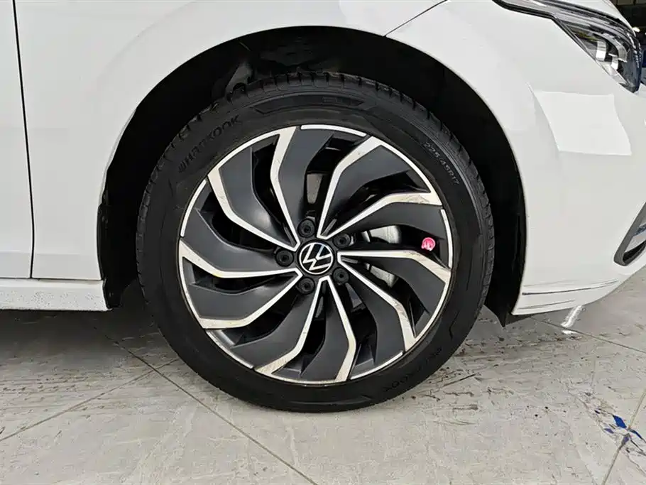 Volkswagen Golf 2023 Facelift 280TSI DSG Pro фото 6