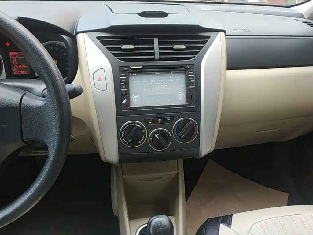 Venucia R50 2014 2013 1.6L Manual Fashion