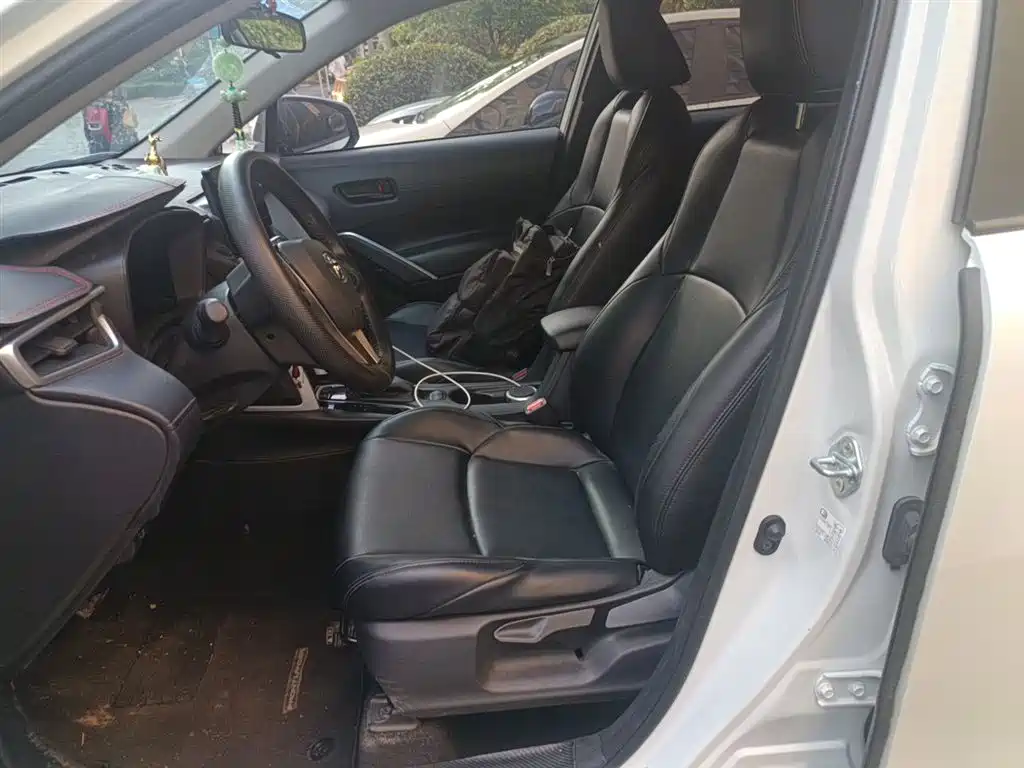Toyota Frontlander 2023 2.0L CVT Elite Edition фото 8