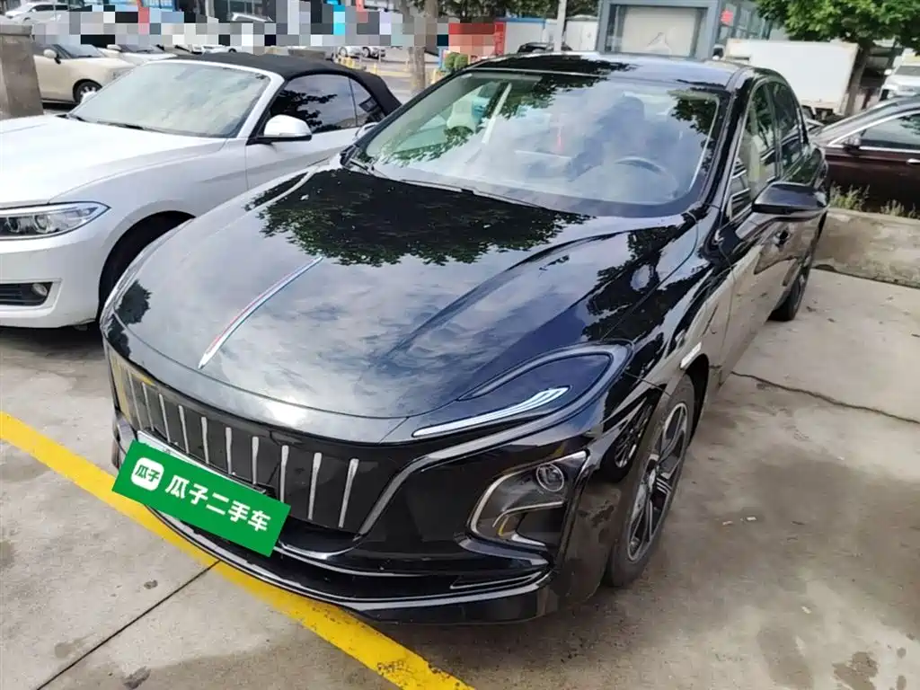 Hongqi E-QM5 2023 Facelift Basic Travel Edition
