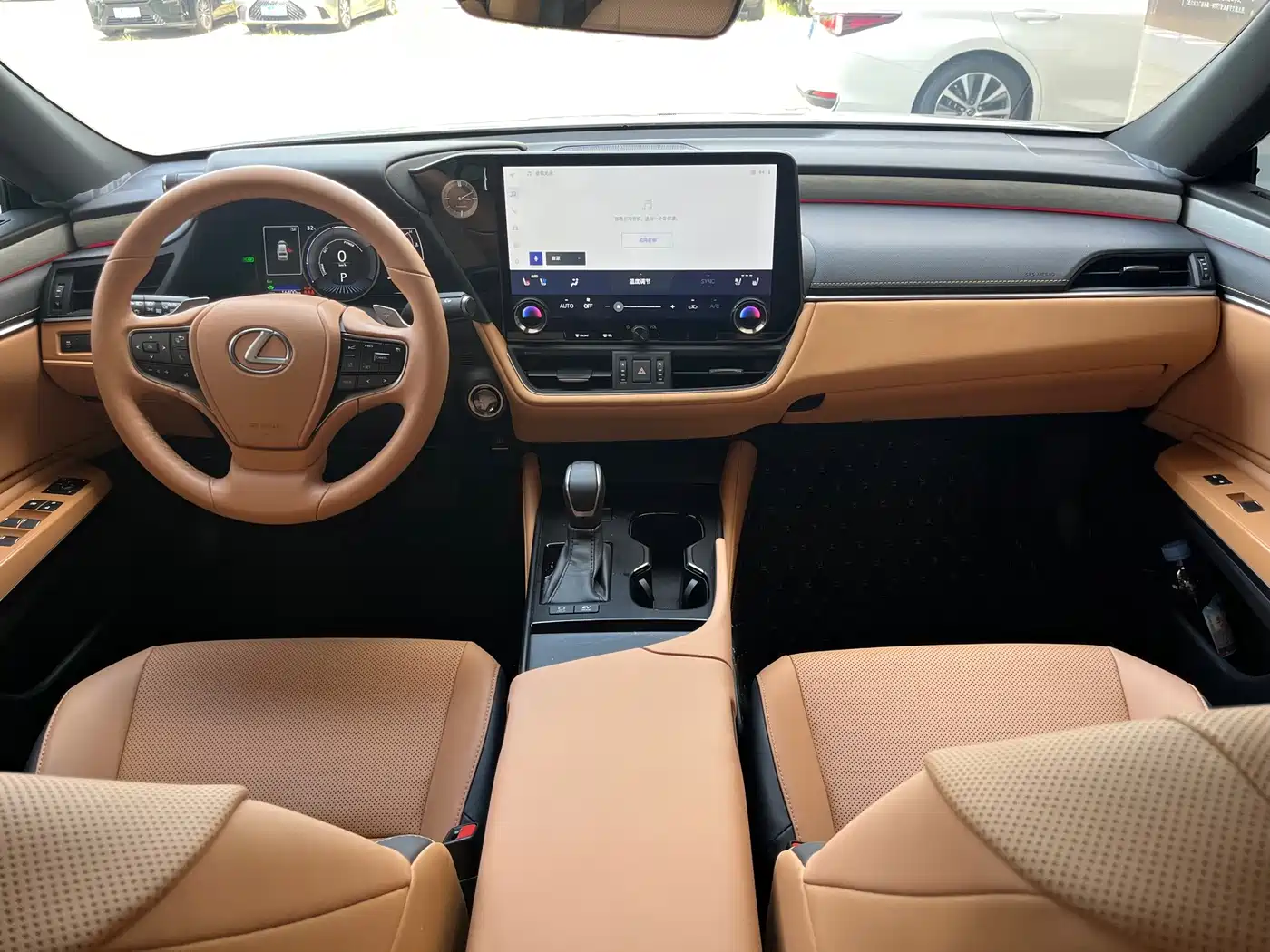 Фото 13 - Lexus ES