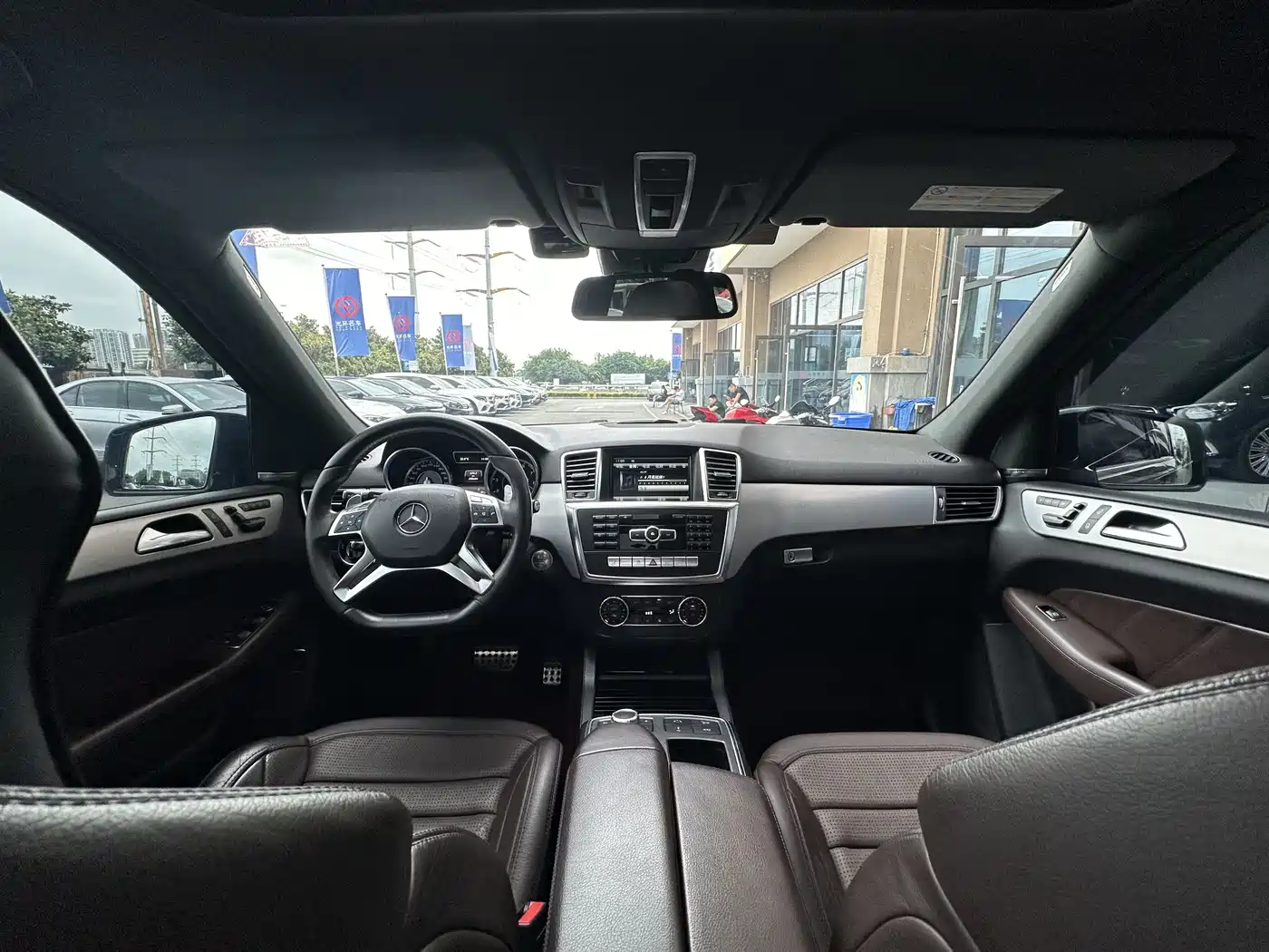 Mercedes-Benz M-Class AMG 2014 AMG ML 63 фото 13