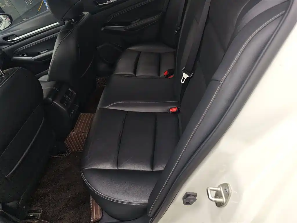 Photo 17 - Nissan Teana