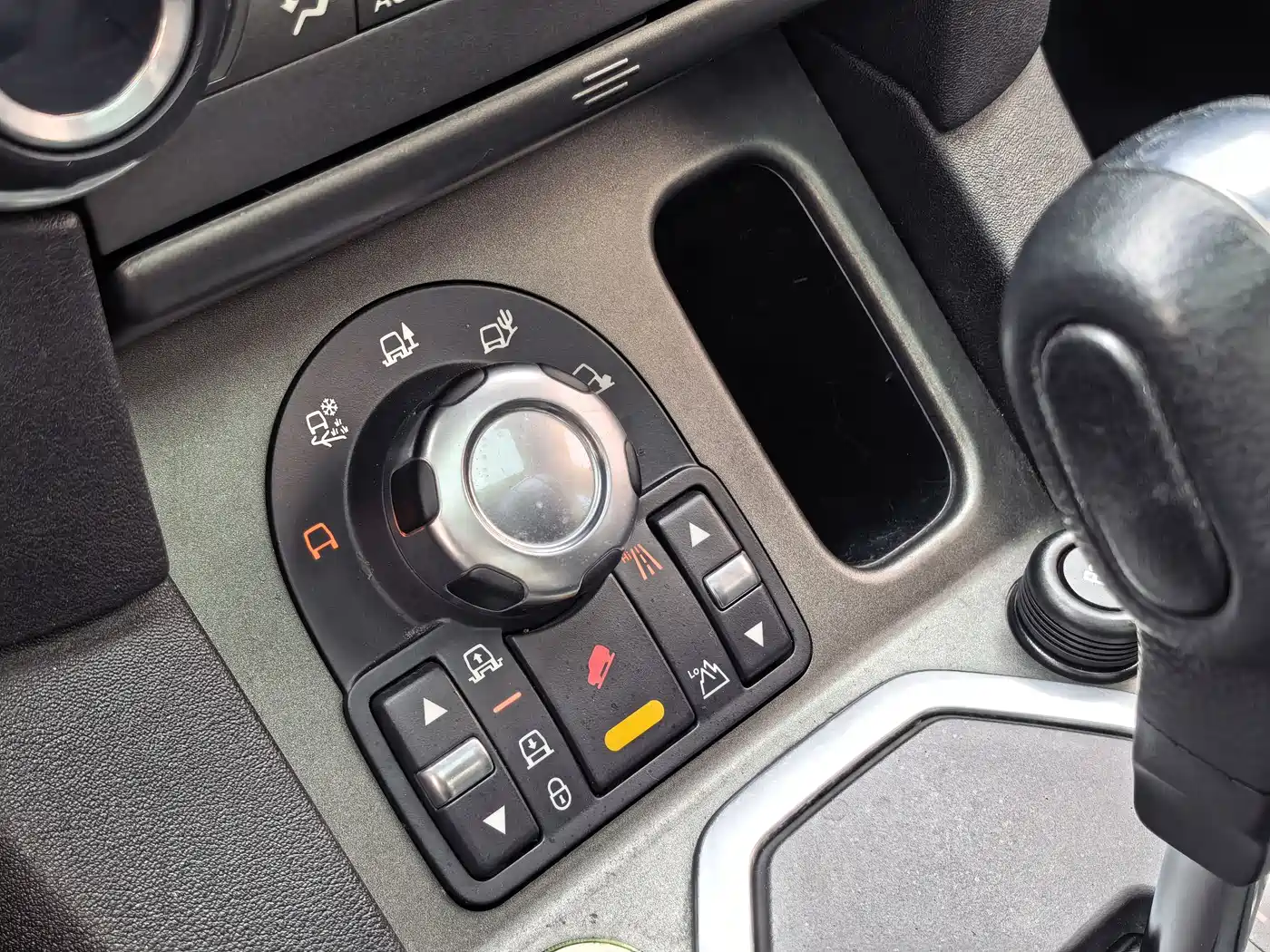 Land Rover Discovery 2011 3.0 SDV6 HSE Diesel фото 14