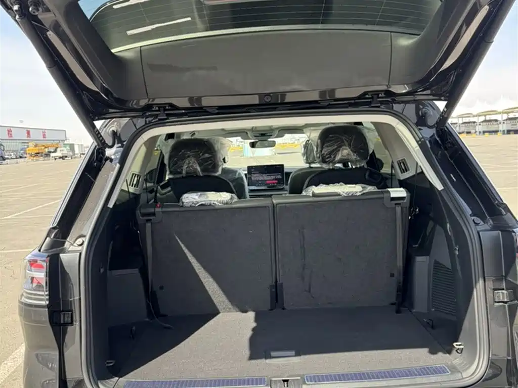 Volkswagen Talagon 2025 450TSI R-Line 6-Seater фото 17