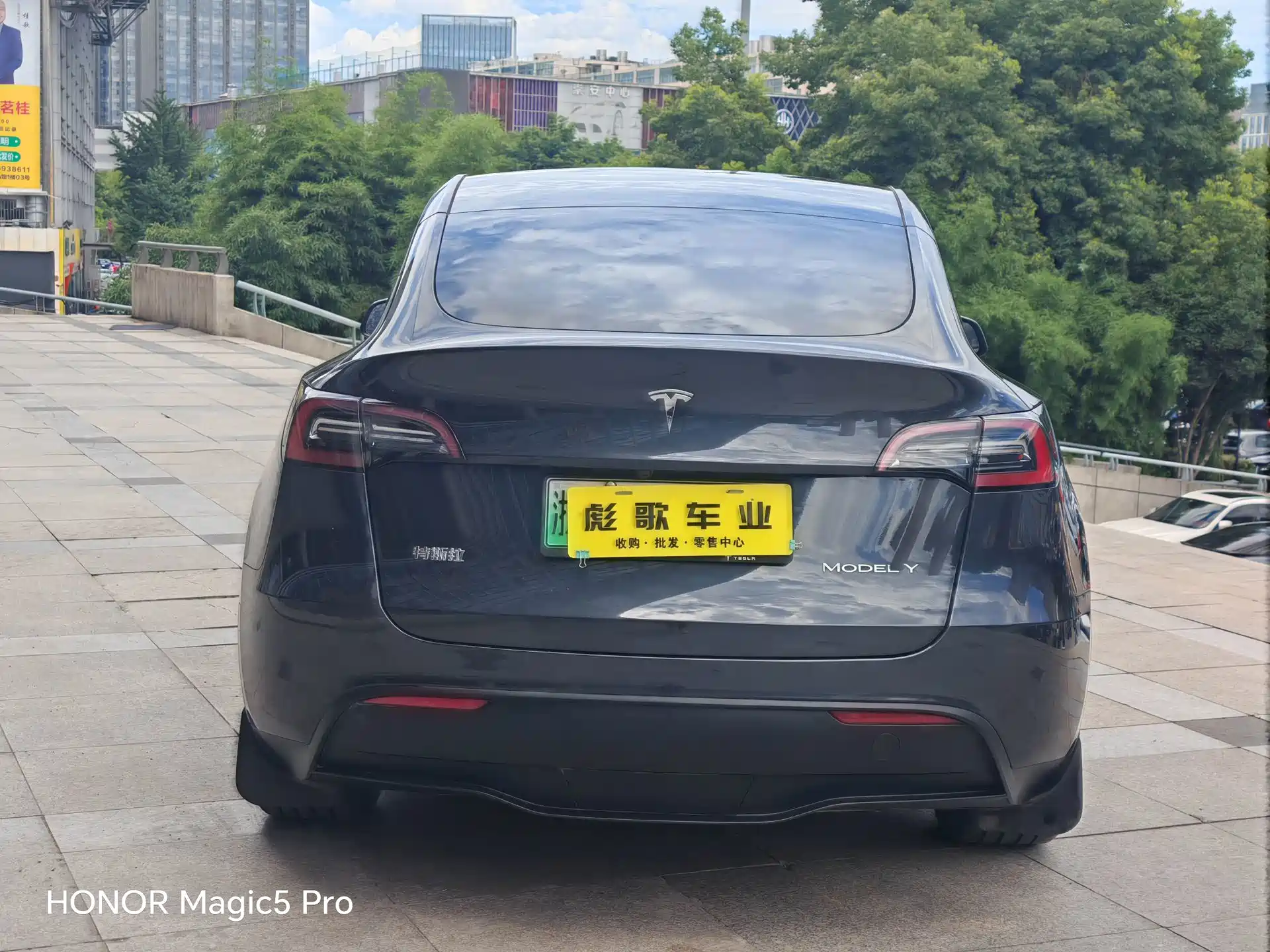Фото 6 - Tesla Model Y