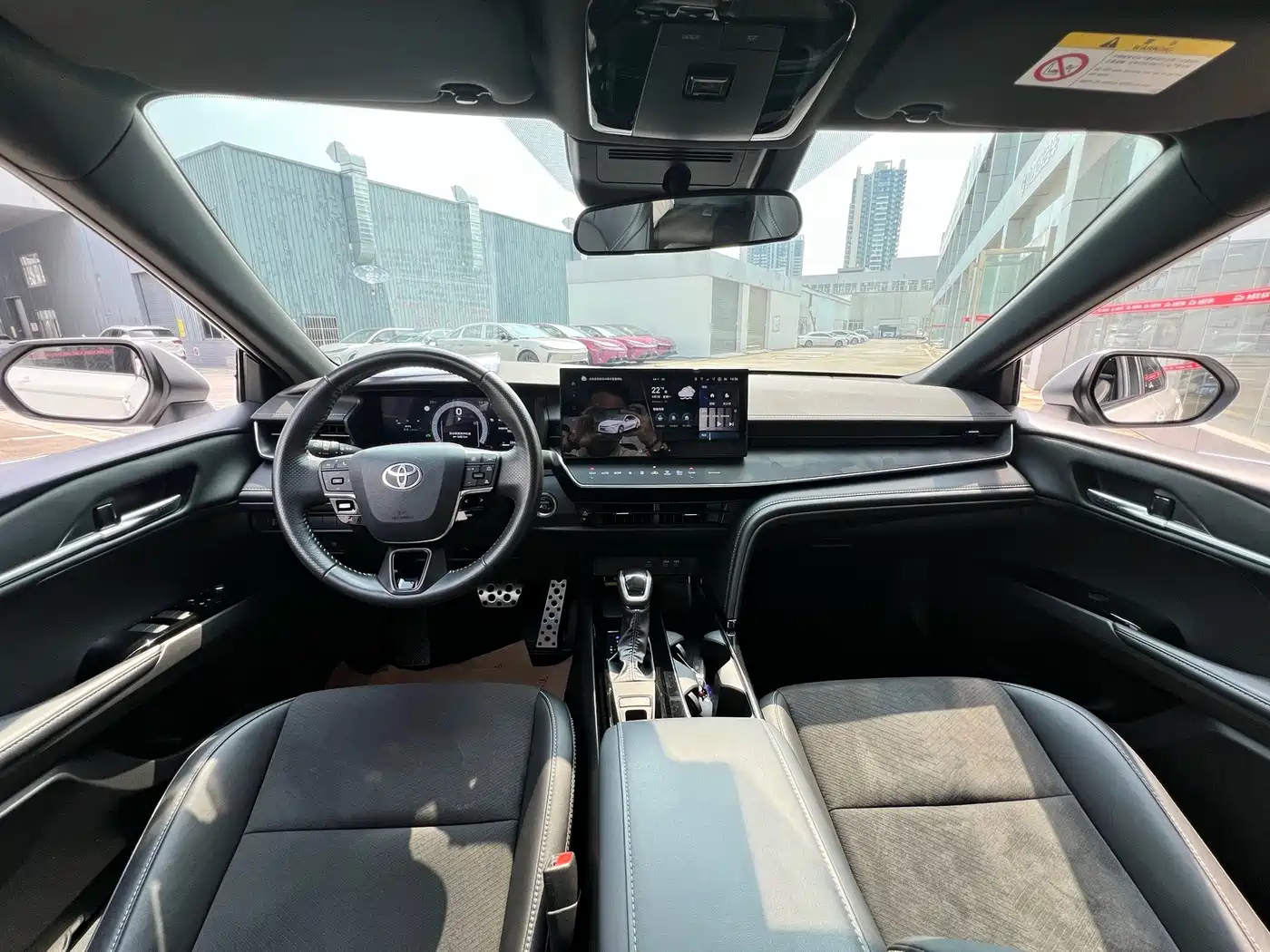 Фото 7 - Toyota Camry