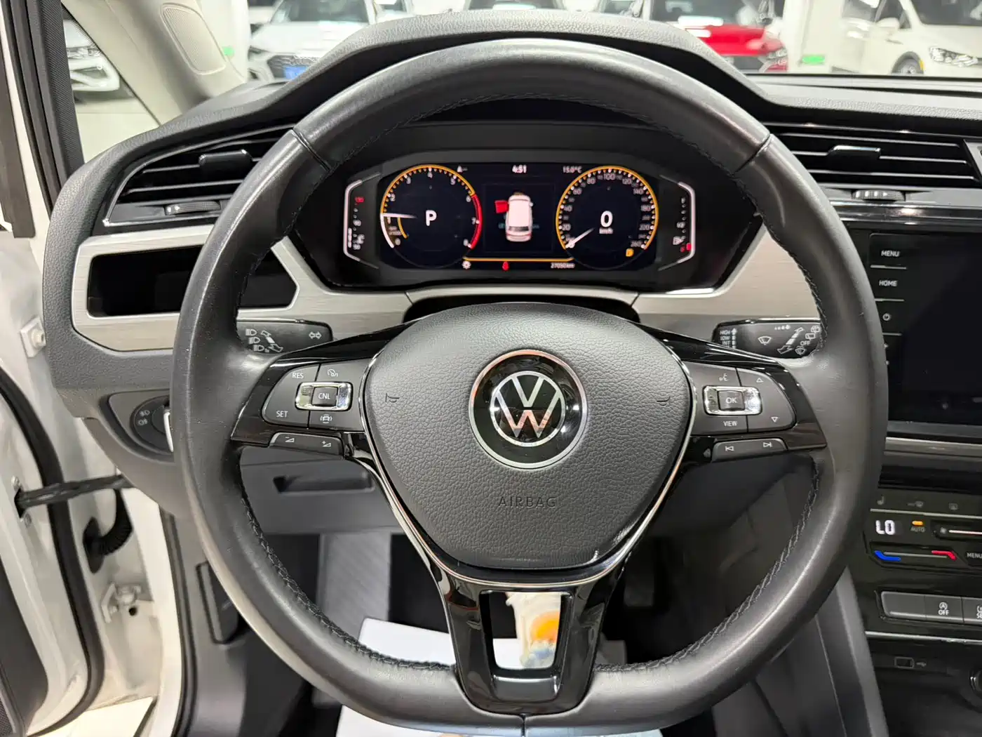 Volkswagen Touran 2022 Touran L 280TSI DSG Frontier Edition 7-seater фото 19