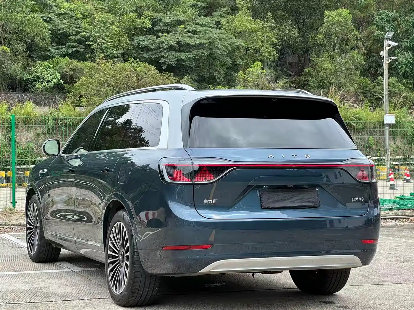 AITO Wenjie AITO M9 2024 Range Extender Max Edition 42kWh 6-seater фото 24