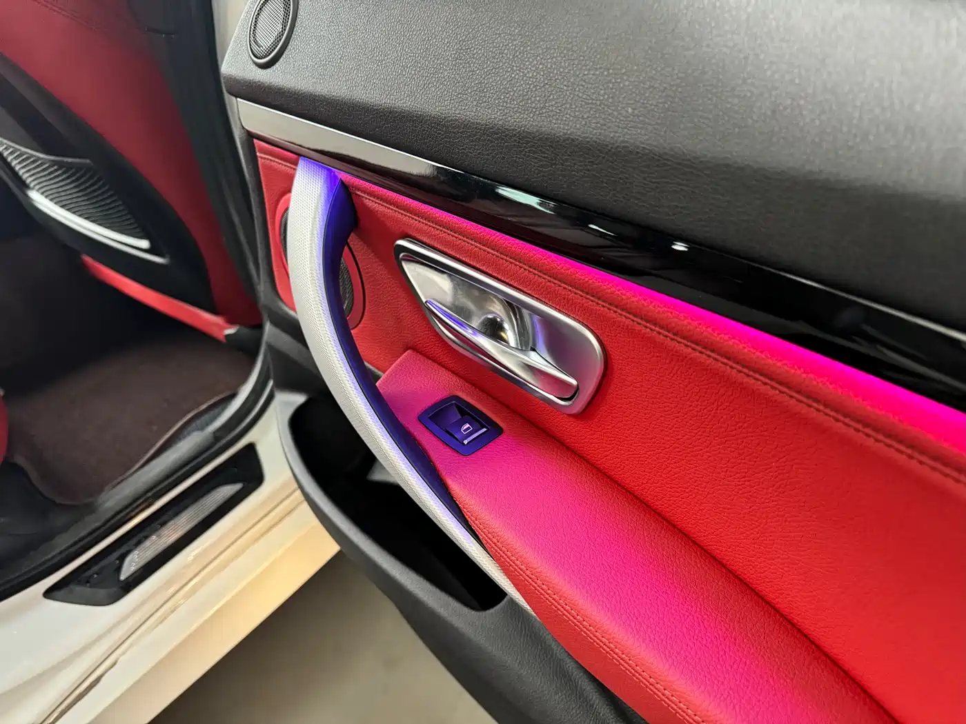 BMW 3 Series GT 2018 320i M Sport фото 14