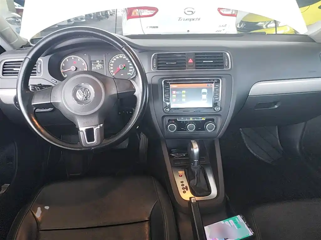 Volkswagen Sagitar 2014 Facelift 1.6L Automatic Comfort фото 10