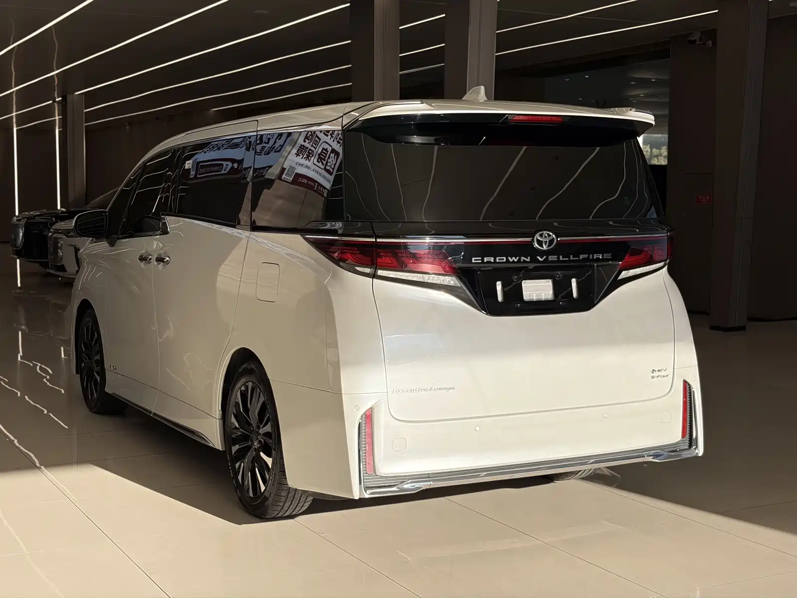 Фото 6 - Toyota Vellfire