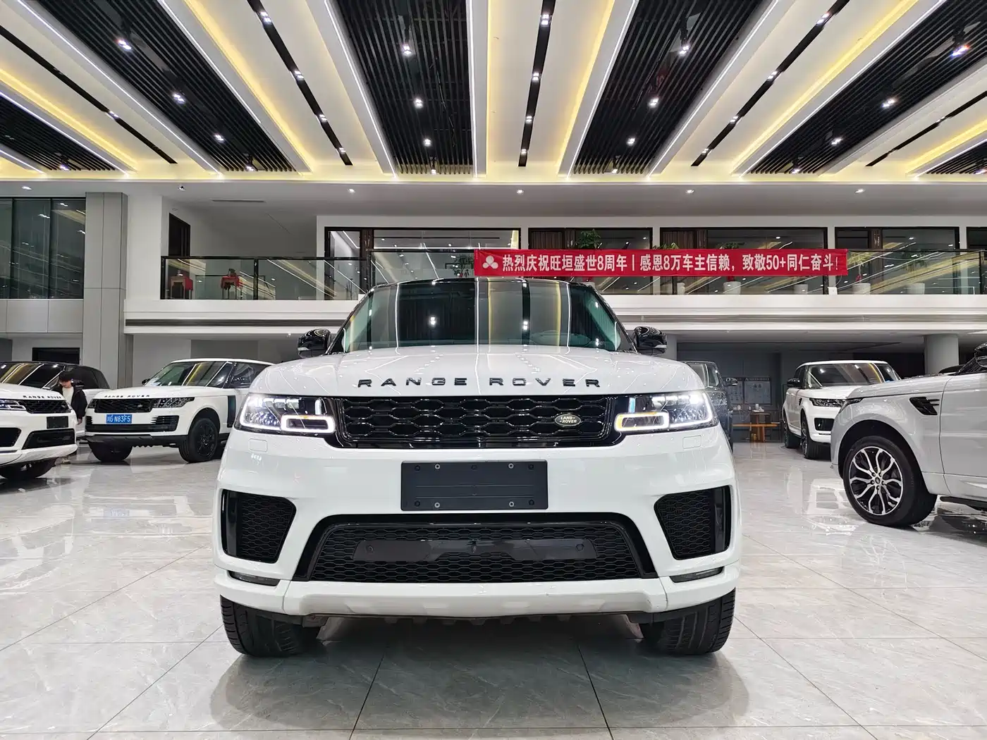 Land Rover Range Rover Sport 2021 3.0 L6 Gloss Black Edition фото 2