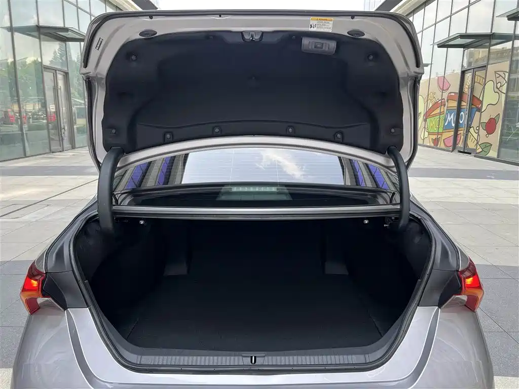 Toyota Avalon 2023 2.0L Luxury Edition фото 18