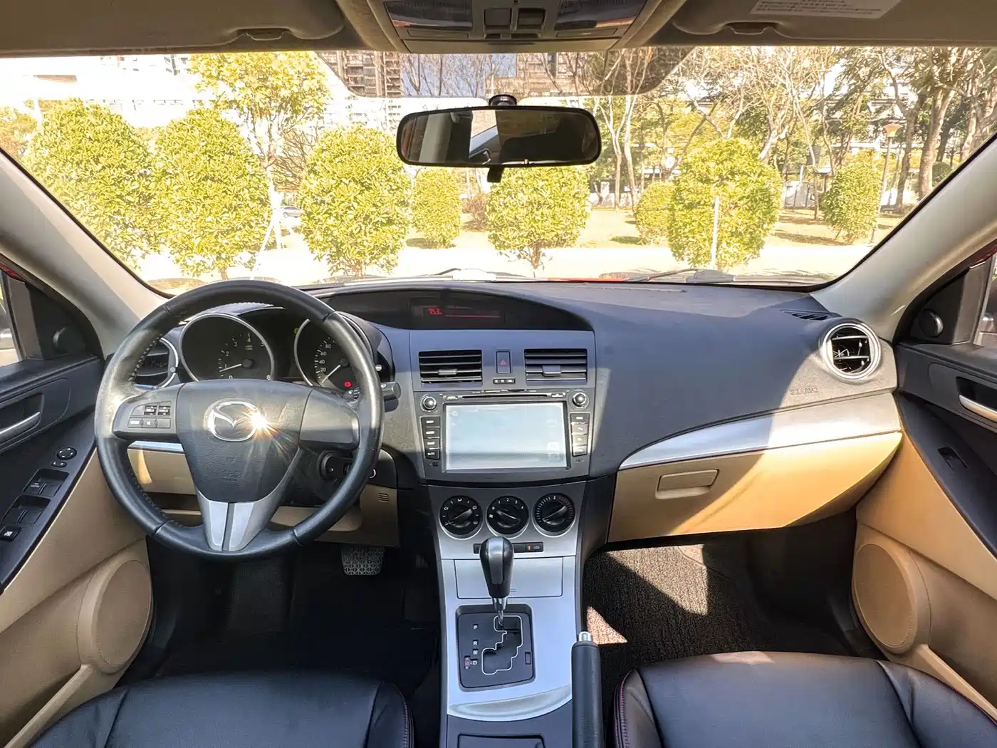 Mazda Mazda3 (Import) 2010 2010 Hatchback 1.6 Automatic Luxury