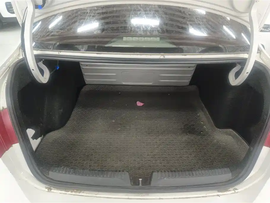 Volkswagen Jetta 2015 1.6L Auto Comfort фото 4