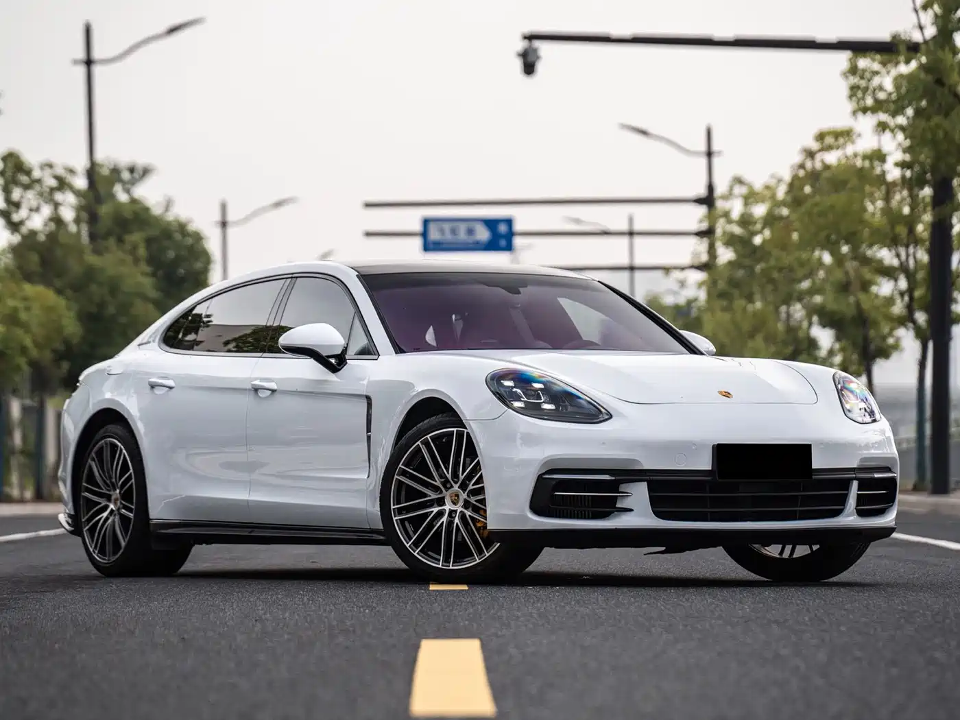 Фото 3 - Porsche Panamera