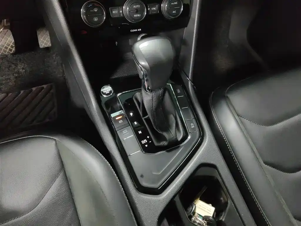 Volkswagen Tiguan L 2018 330TSI Automatic 2WD Luxury Edition фото 10