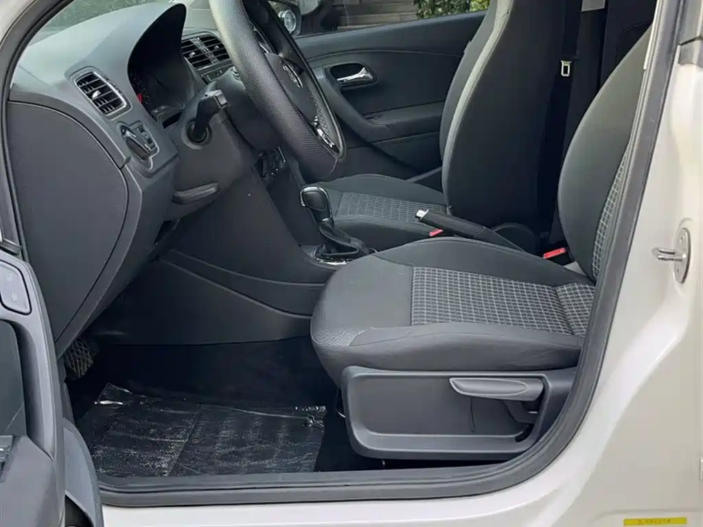 Volkswagen Polo 2018 1.5L Auto Comfort фото 15