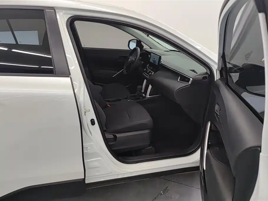 Toyota Corolla Cross 2024 2.0L Elite Edition фото 8
