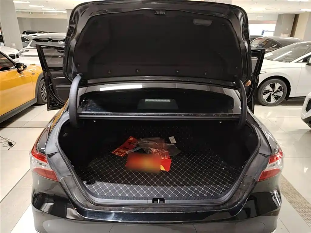 Toyota Camry 2023 2.5G Luxury Edition фото 19