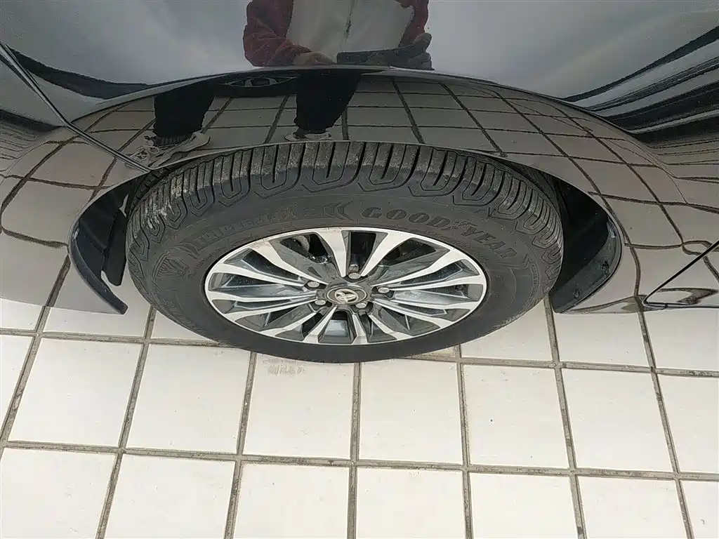 Toyota Corolla 2017 Facelift 1.2T S-CVT GL фото 25