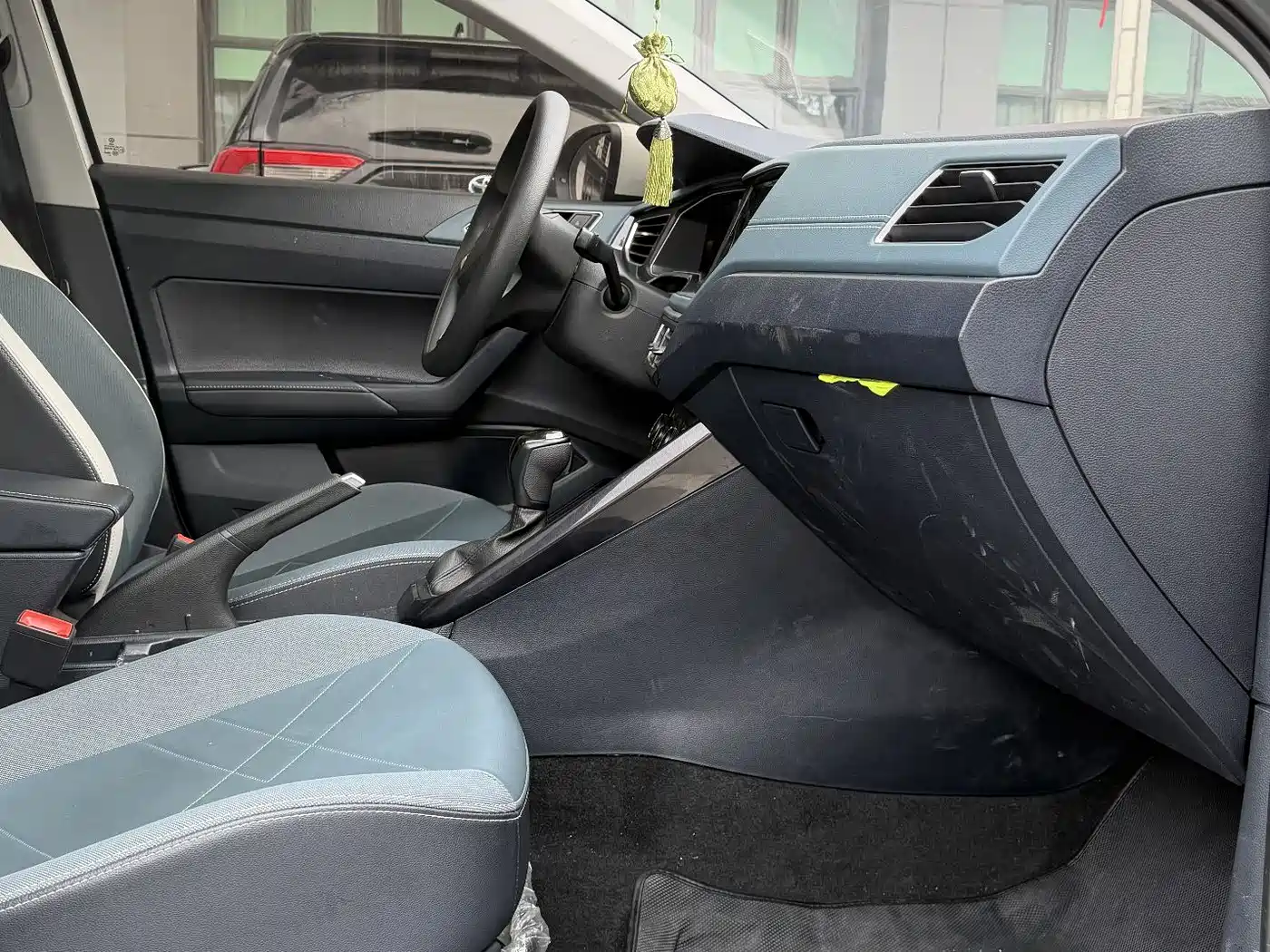 Volkswagen Lavida 2023 Xinrui 1.5L Auto Xinyi Edition фото 10
