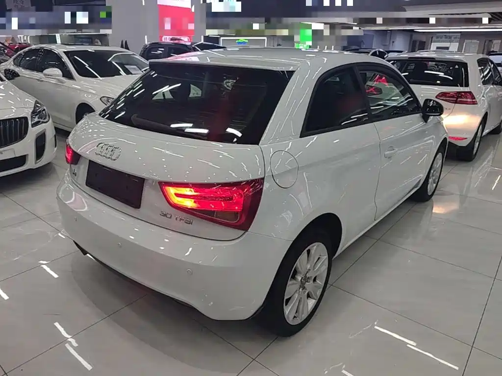 Audi A1 2015 2014 30 TFSI Fashion