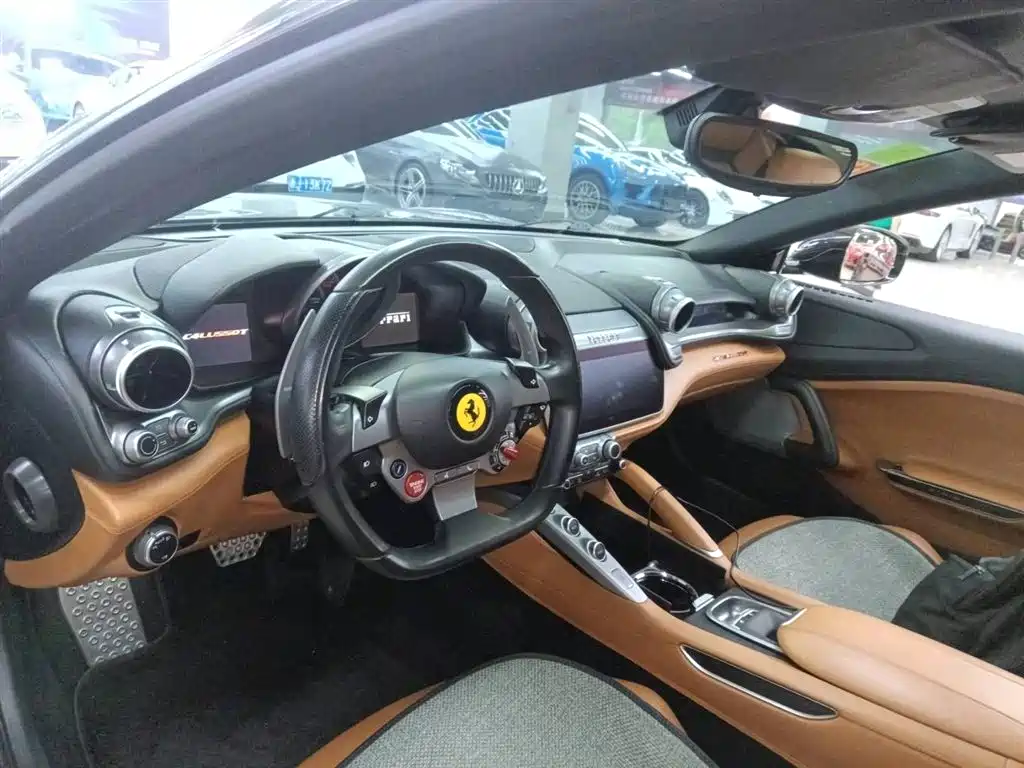 Ferrari GTC4Lusso 2017 3.9T V8 фото 7