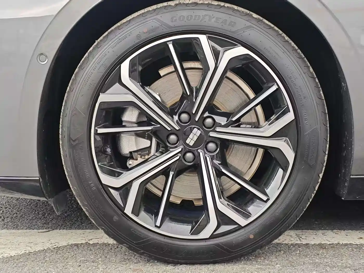 Geely Galaxy Galaxy E8 2025 700km Long Voyage Smart Drive Edition фото 17