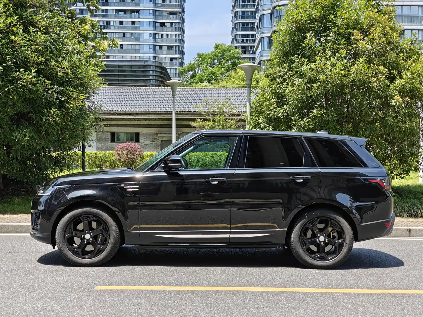 Land Rover Range Rover Sport PHEV 2022 P400e SE фото 3