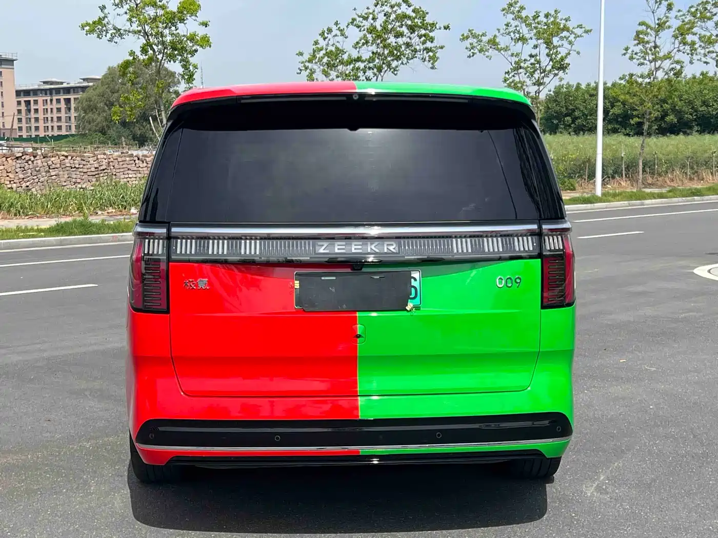Zeekr 009 2024 7-Seat Aisle AWD Version 108kWh фото 8