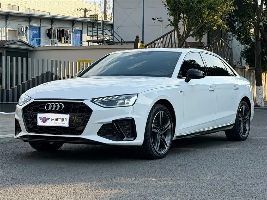 Audi A4L 2022 40 TFSI Luxury Dynamic