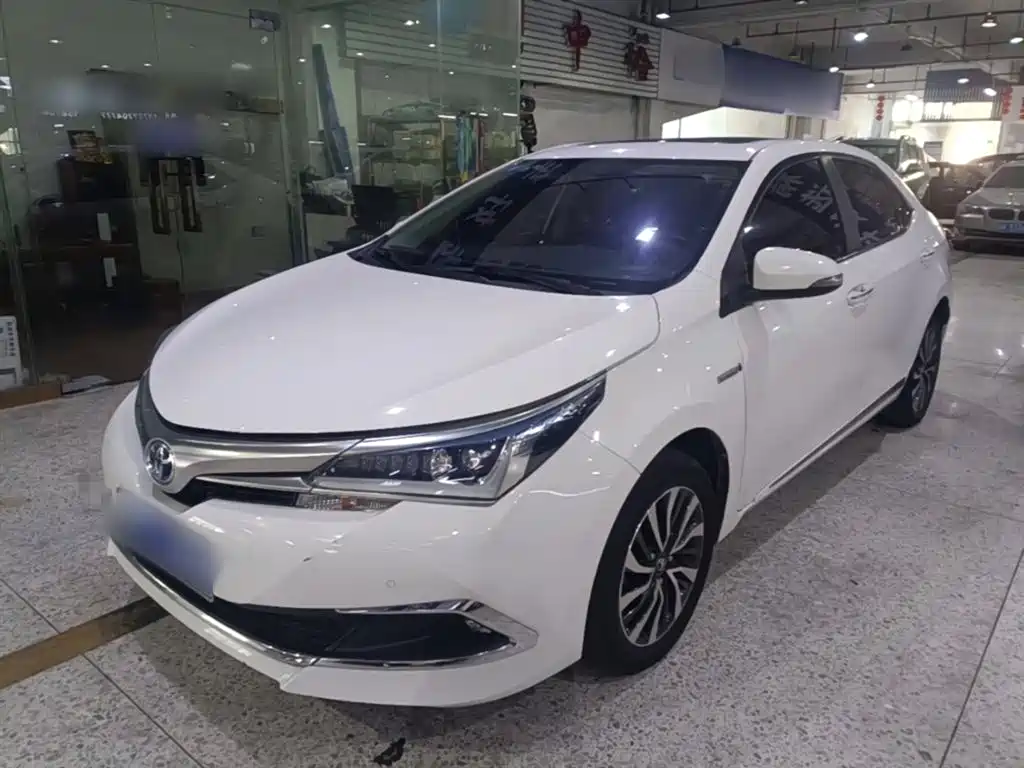 Toyota Corolla 2018 Hybrid 1.8L E-CVT Smart Edition фото 2