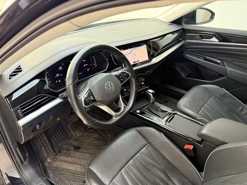 Volkswagen Passat 2022 330TSI Starlight Luxury Edition фото 17