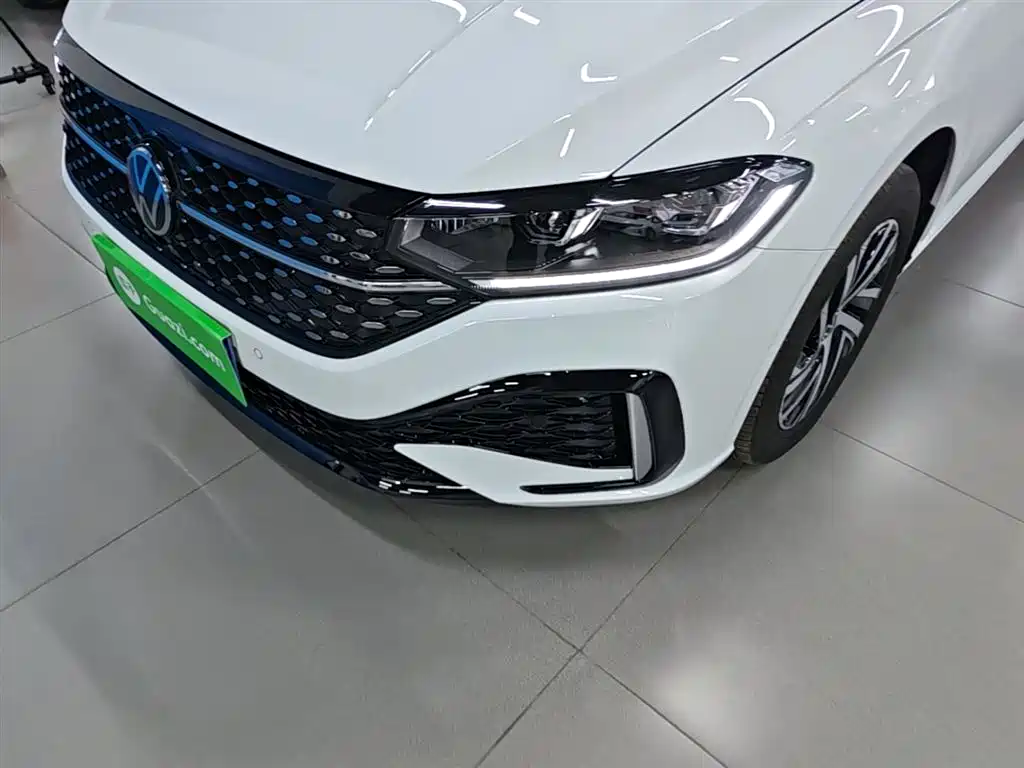 Volkswagen Lavida 2024 Model 300TSI DSG Starlight Leading Edition фото 24
