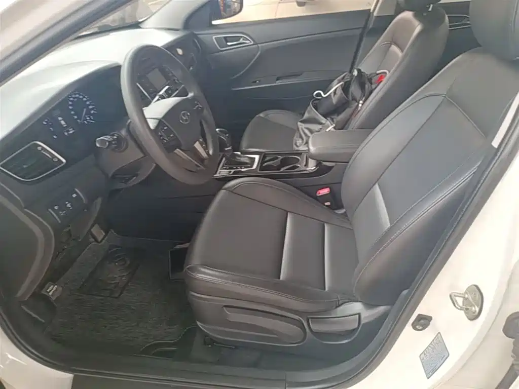 Hyundai Mistra 2014 1.8L Auto Smart GLS фото 15