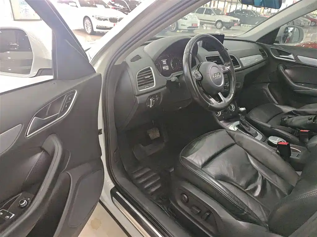 Audi Q3 2015 30 TFSI Comfort фото 16