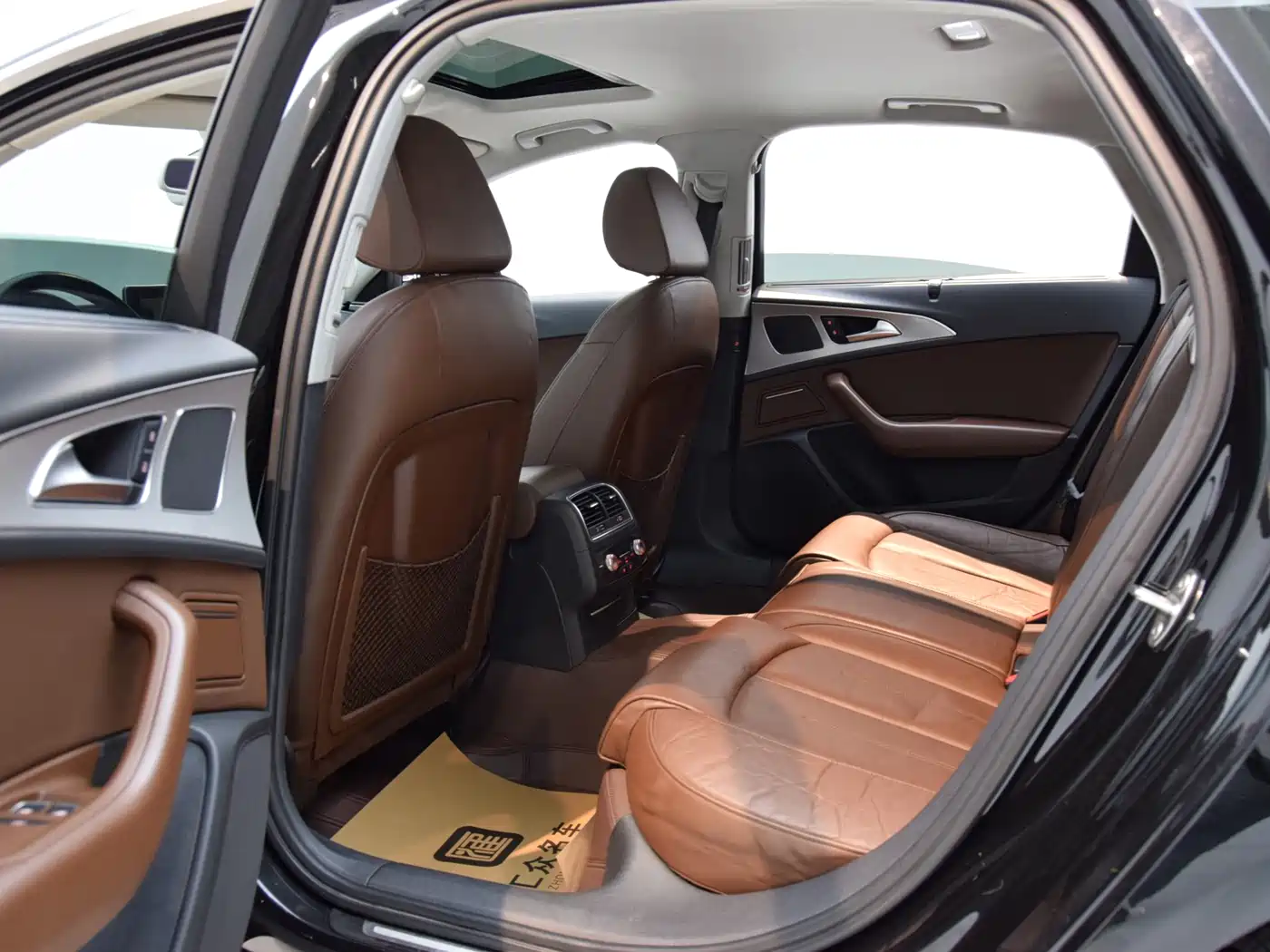 Фото 7 - Audi A6L