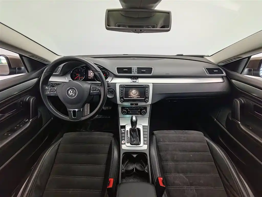 Volkswagen FAW-Volkswagen CC 2012 Model 2.0TSI Ultimate фото 5