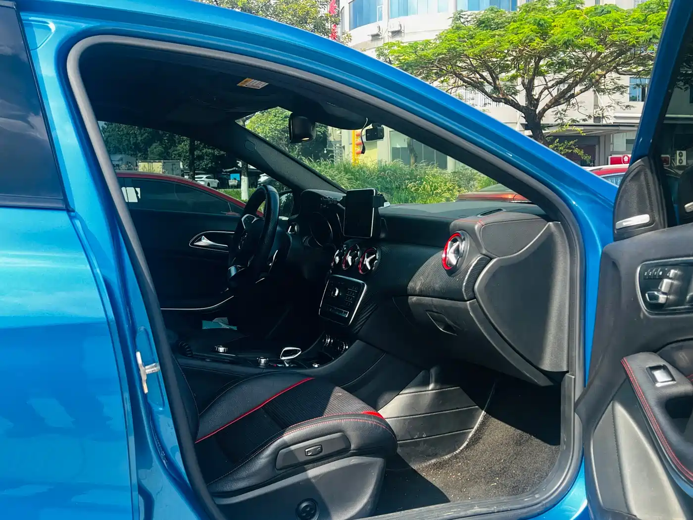 Mercedes-Benz A-Class AMG (Import) 2016 AMG A 45 4MATIC фото 9
