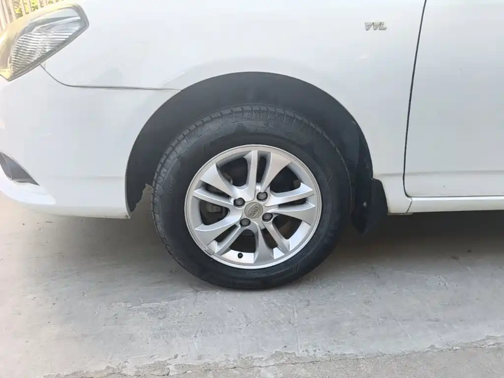 Фото 23 - BYD F3