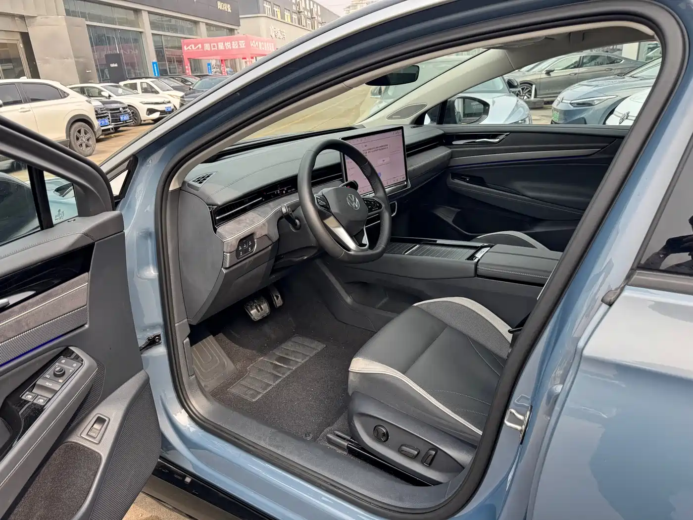 VOLKSWAGEN ID.7 VIZZION