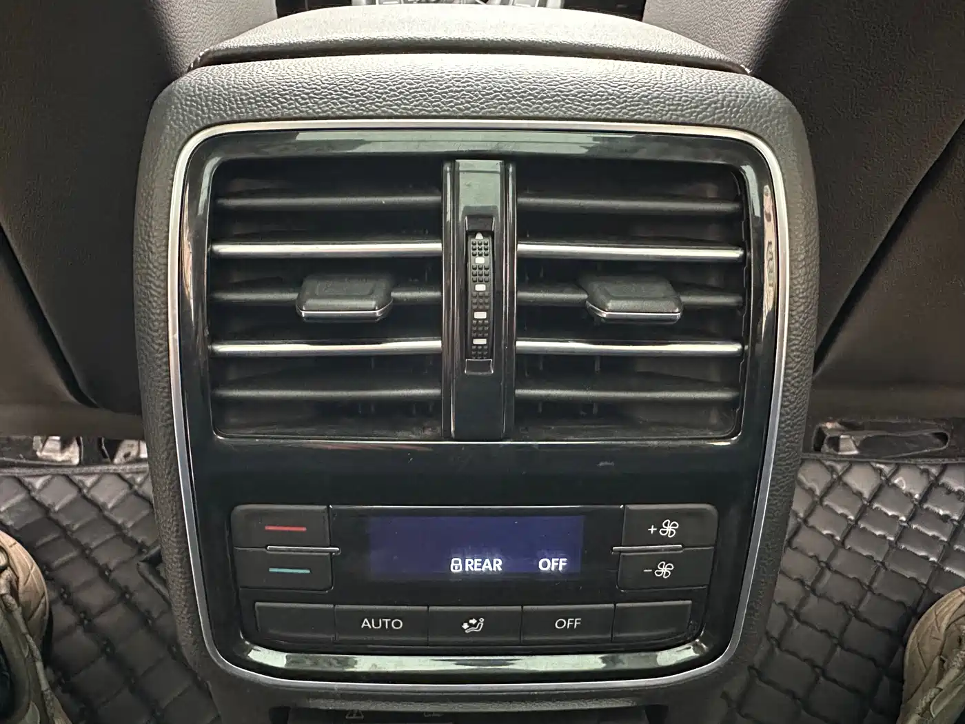 Volkswagen Magotan 2017 330TSI DSG Luxury фото 19