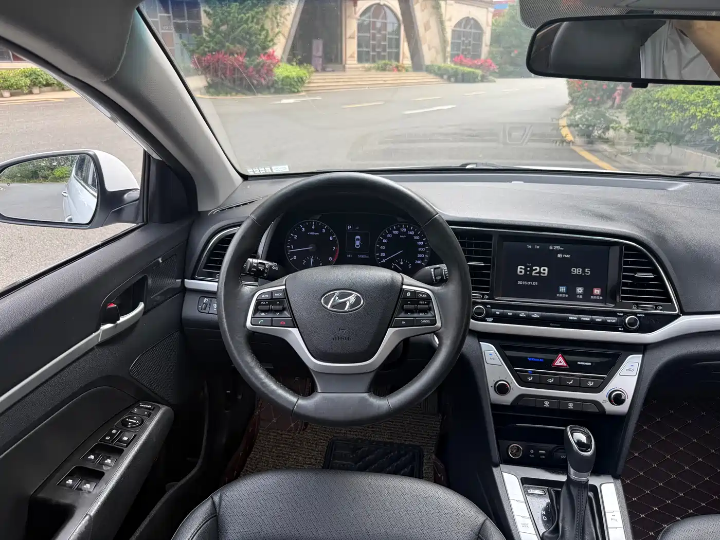 Hyundai Elantra 2016 1.6L Auto Smart·Luxury Edition фото 9